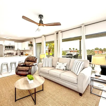 So Fire So Good 3 Comm Pools Lakeview Fireplace